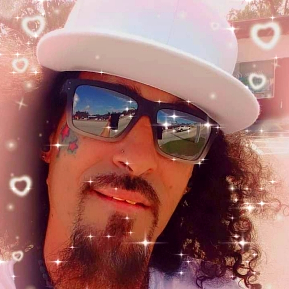 Meet your Posher, Kyle - Picture 1 of 1